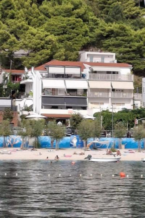 Apartments by the sea Omis - 23612